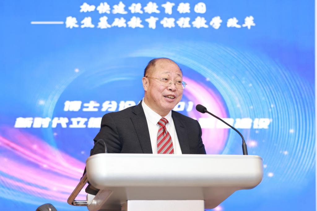 秘书长杨银付