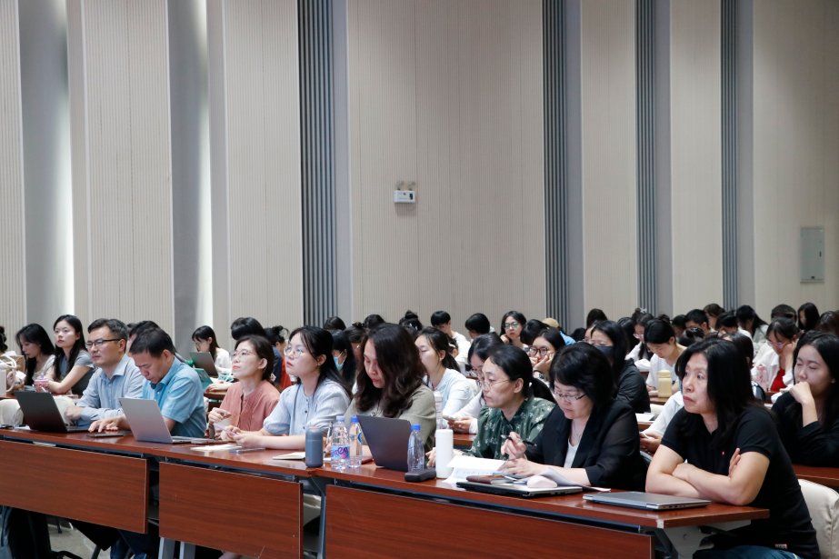 f406f2389b6a3b3efb42b2037c33bde 田本娜先生教学思想专题学术报告会”在